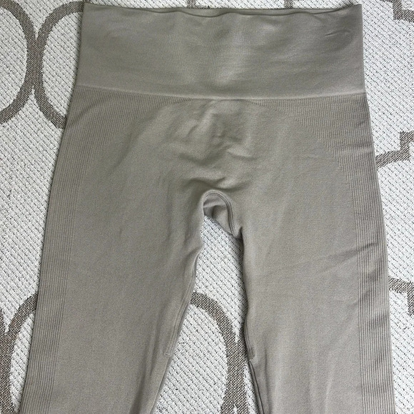 Set Active SCULPTFLEX
Leggings Seamless side ribbed neutral leggings - Picture 5 of 15